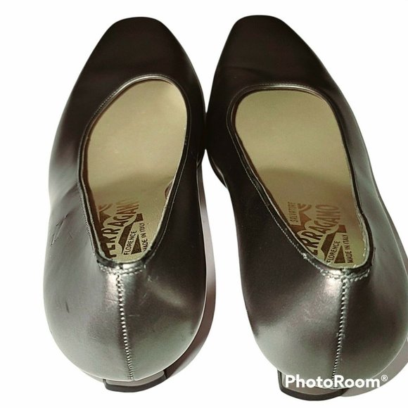 Salvatore Ferragamo Women's 6 1/2B Metallic Beige - Picture 7 of 10